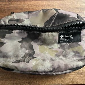 Lululemon Clean Lines Belt Bag